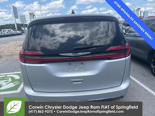 2023 Chrysler Pacifica Touring-L