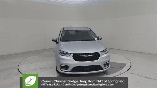 2023 Chrysler Pacifica Touring-L
