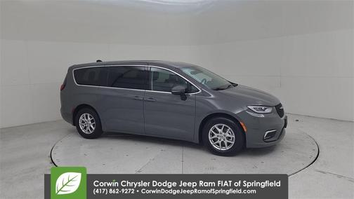 2023 Chrysler Pacifica Touring-L