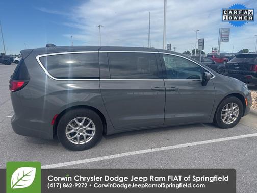 2023 Chrysler Pacifica Touring-L
