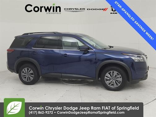 2025 Nissan Pathfinder SV