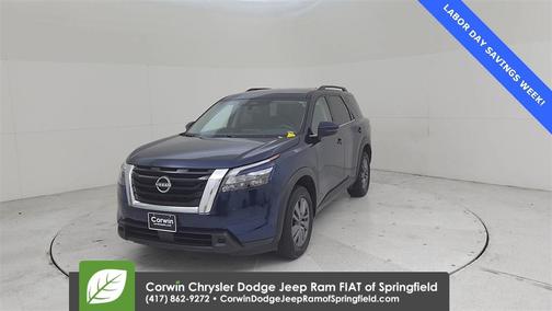2025 Nissan Pathfinder SV
