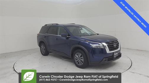 2025 Nissan Pathfinder SV