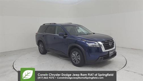 2025 Nissan Pathfinder SV