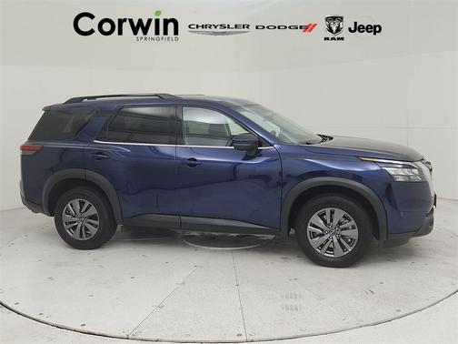 2025 Nissan Pathfinder SV