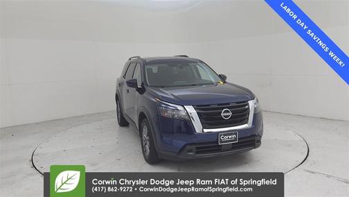 2025 Nissan Pathfinder SV