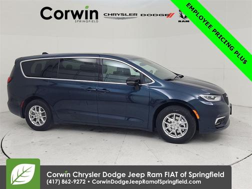 2025 Chrysler Pacifica Select