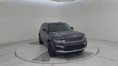 2022 Jeep Grand Cherokee Summit