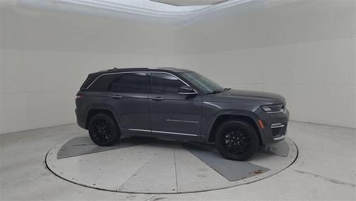 2022 Jeep Grand Cherokee Summit