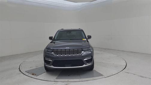 2022 Jeep Grand Cherokee Summit