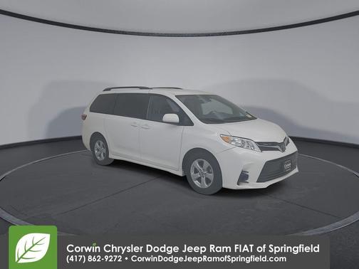 2019 Toyota Sienna LE