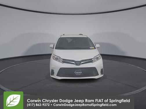 2019 Toyota Sienna LE