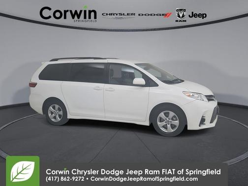 2019 Toyota Sienna LE