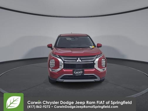 Gray 2025 Mitsubishi Outlander SE
