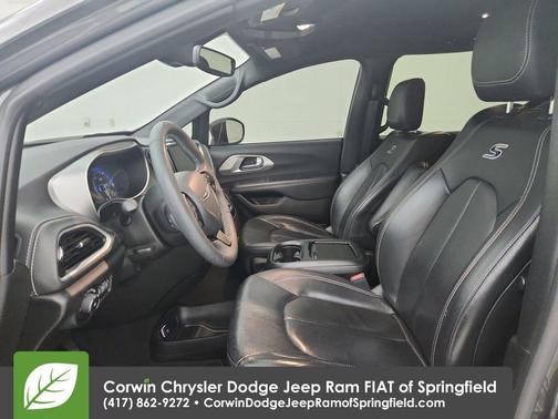 2022 Chrysler Pacifica Touring-L