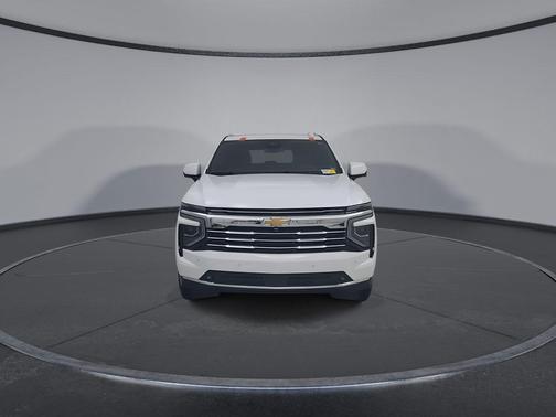 Summit White 2025 Chevrolet Suburban LT