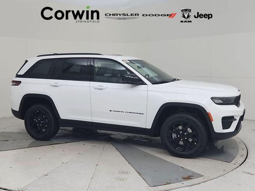 2025 Jeep Grand Cherokee Laredo