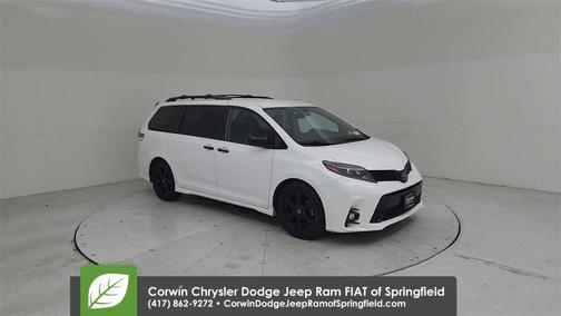 2020 Toyota Sienna SE