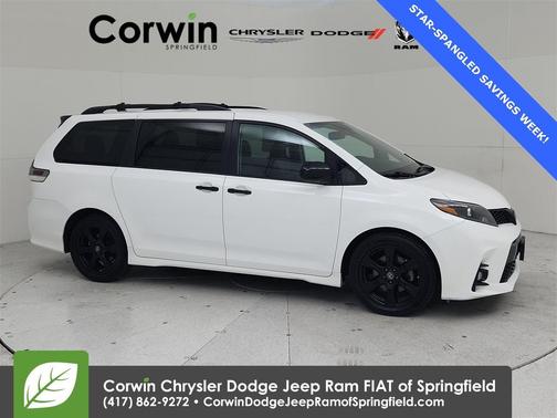2020 Toyota Sienna SE