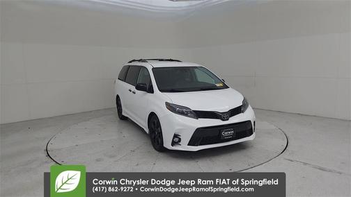 2020 Toyota Sienna SE