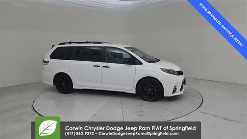 2020 Toyota Sienna SE