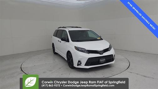 2020 Toyota Sienna SE