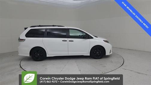 2020 Toyota Sienna SE
