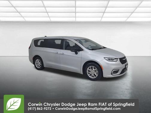 2024 Chrysler Pacifica Touring-L