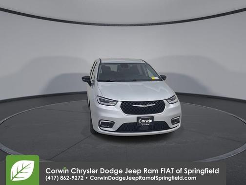 2024 Chrysler Pacifica Touring-L