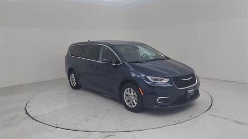 2023 Chrysler Pacifica Touring-L