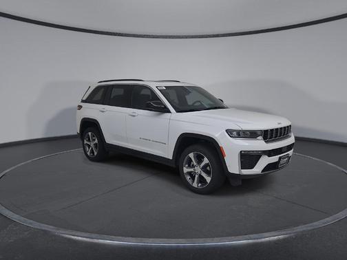 Bright White Clearcoat 2026 Jeep Grand Cherokee Limited