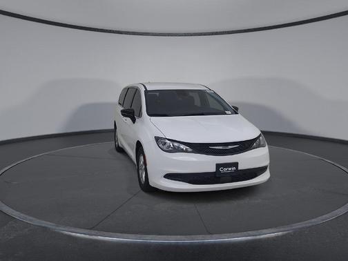 Bright White Clearcoat 2027 Chrysler Pacifica LX