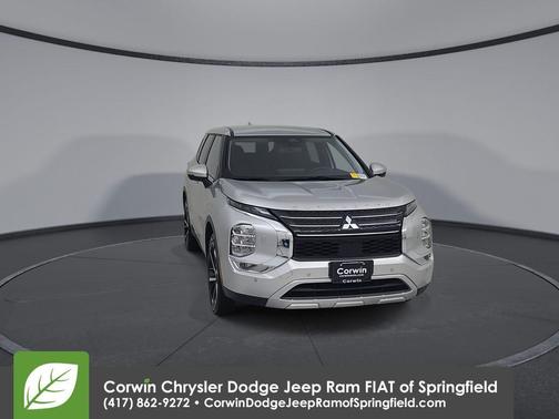Alloy Silver Metallic 2024 Mitsubishi Outlander SE