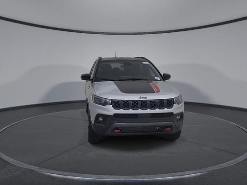 Silver Zynith 2026 Jeep Compass Trailhawk