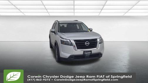 2024 Nissan Pathfinder SV