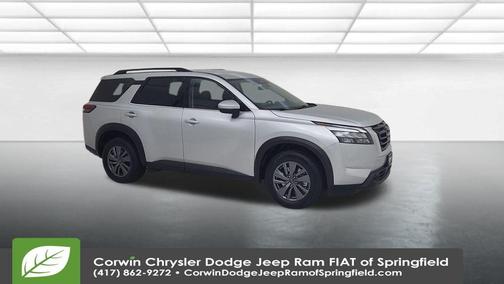 2024 Nissan Pathfinder SV