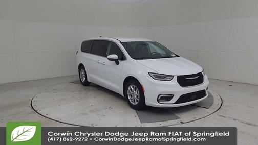 2023 Chrysler Pacifica Touring-L