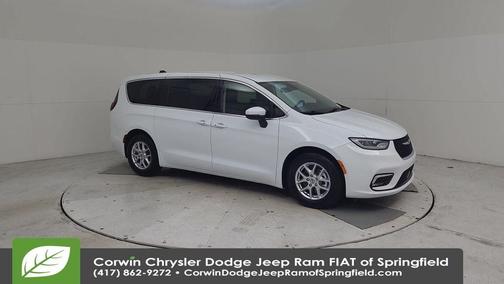 2023 Chrysler Pacifica Touring-L