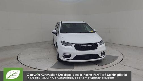 2023 Chrysler Pacifica Touring-L