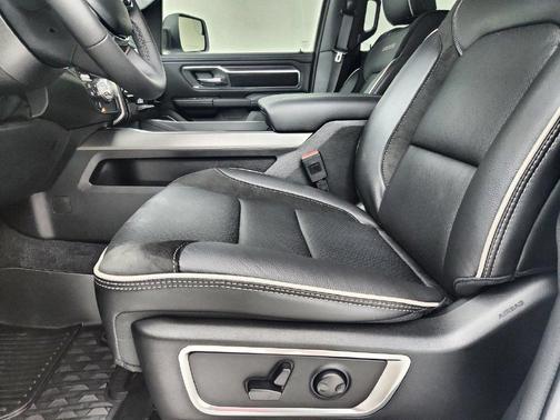 Bright White Clearcoat 2027 RAM 1500 Laramie