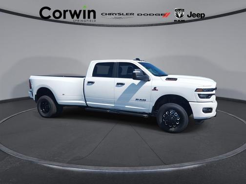 Bright White Clearcoat 2026 RAM 3500 Big Horn