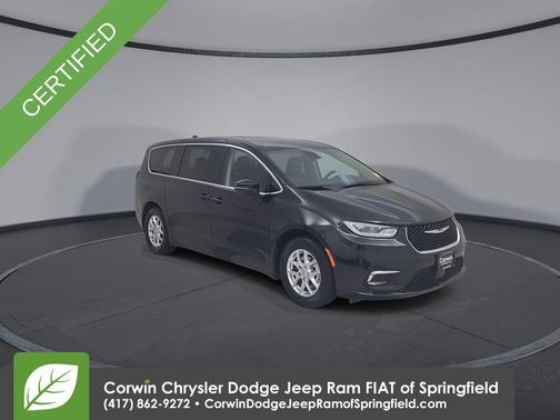 2023 Chrysler Pacifica Touring-L