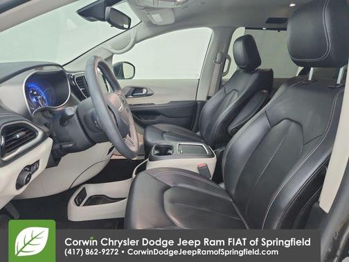 2023 Chrysler Pacifica Touring-L