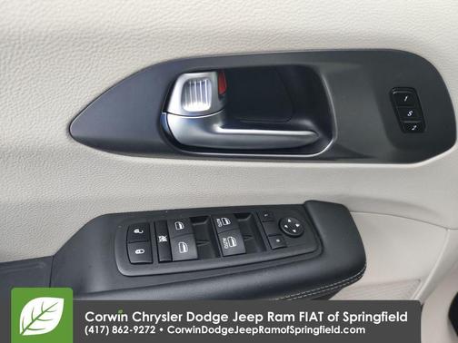 2023 Chrysler Pacifica Touring-L