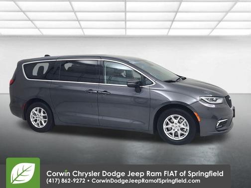 2023 Chrysler Pacifica Touring-L