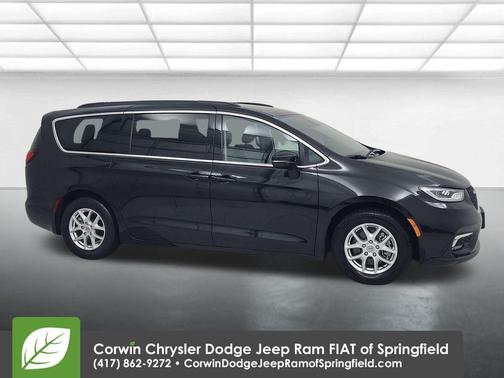 2022 Chrysler Pacifica Touring-L