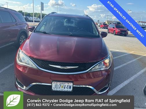 2020 Chrysler Pacifica Touring-L