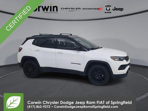 Bright White Clearcoat 2024 Jeep Compass Latitude