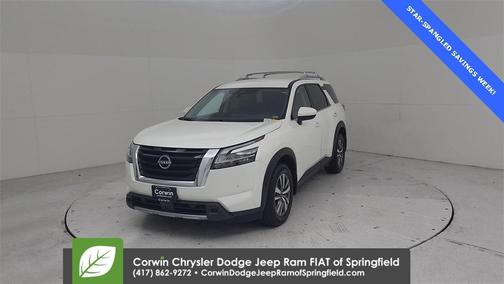 2023 Nissan Pathfinder SL