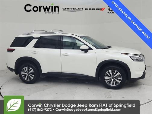 2023 Nissan Pathfinder SL